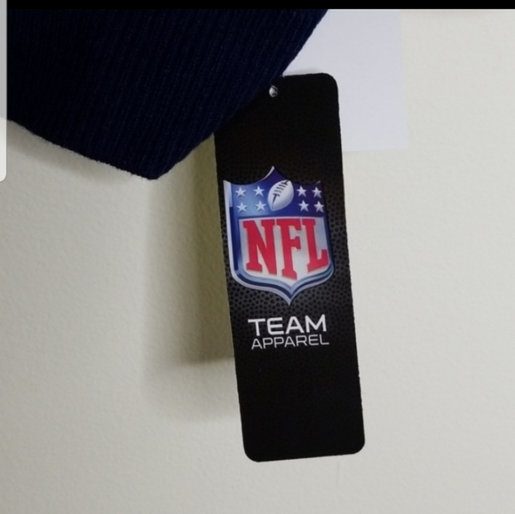 NFL APPAREL DALLAS COWBOYS CHRISTMAS SWEATER - Picture 4 of 7